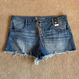 No Boundaries Women's Blue Denim Shorts